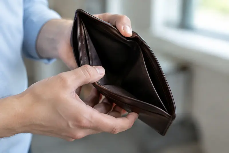 Mešká vám výplata? Postup krok za krokom, lehoty a čo vymôžete (2026)