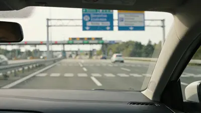 Diaľničná známka v okolitých krajinách: kde treba akú a koľko zaplatíte?