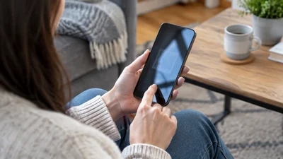 Práca s uloženým obrázkom QR kódu na jednom telefóne