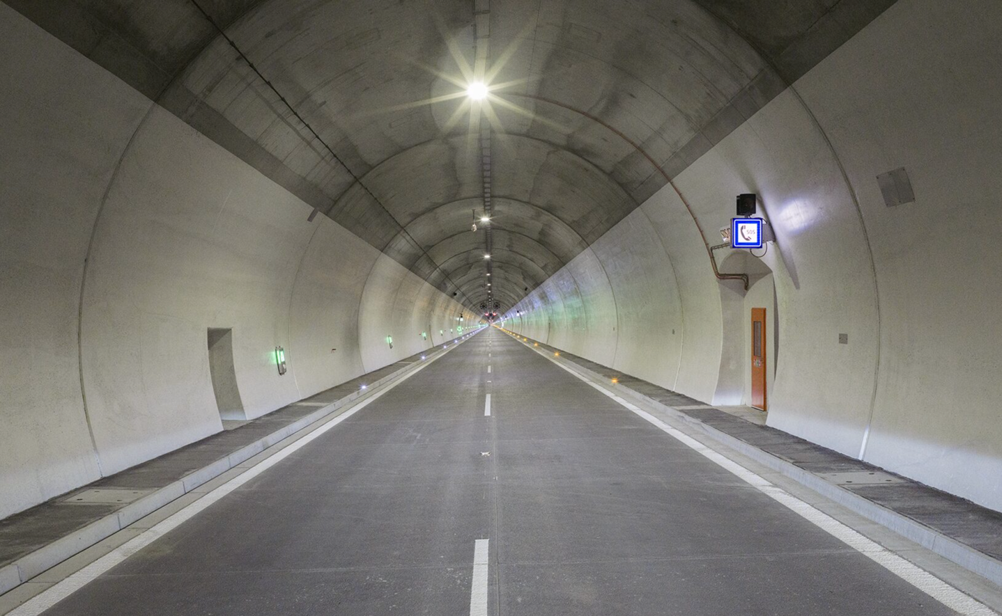 Interiér tunela Višňové na diaľnici D1
